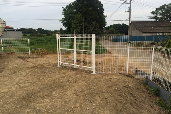 900 metres white coated fence solution in Japan